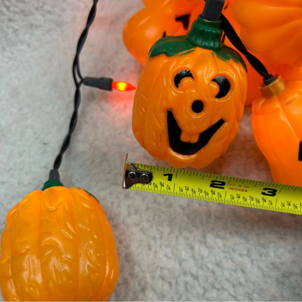 Vintage Halloween pumpkin curtain lites 9ft black wire 50 lites 10 pumpkins